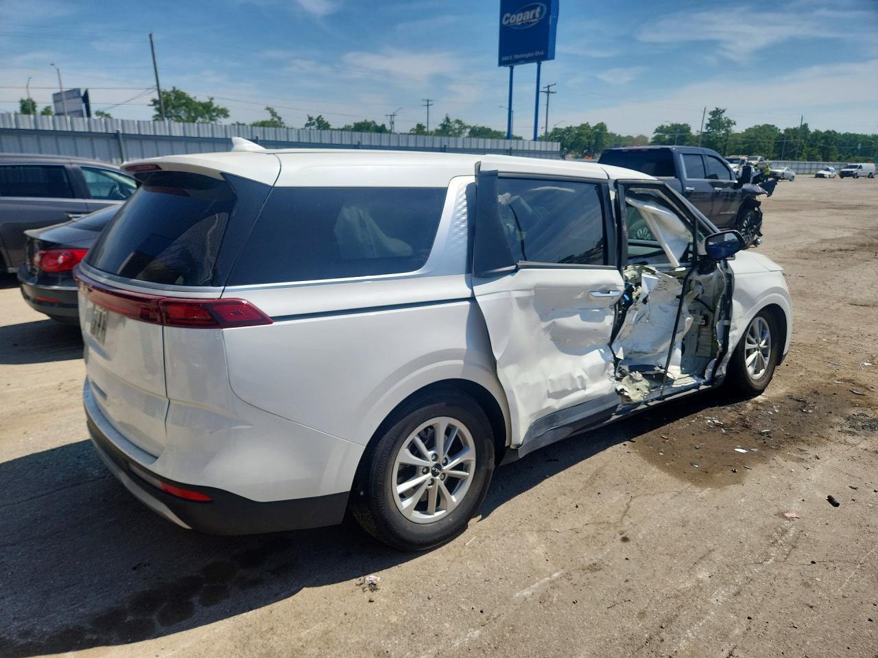 2024 KIA CARNIVAL LX — снимка 3