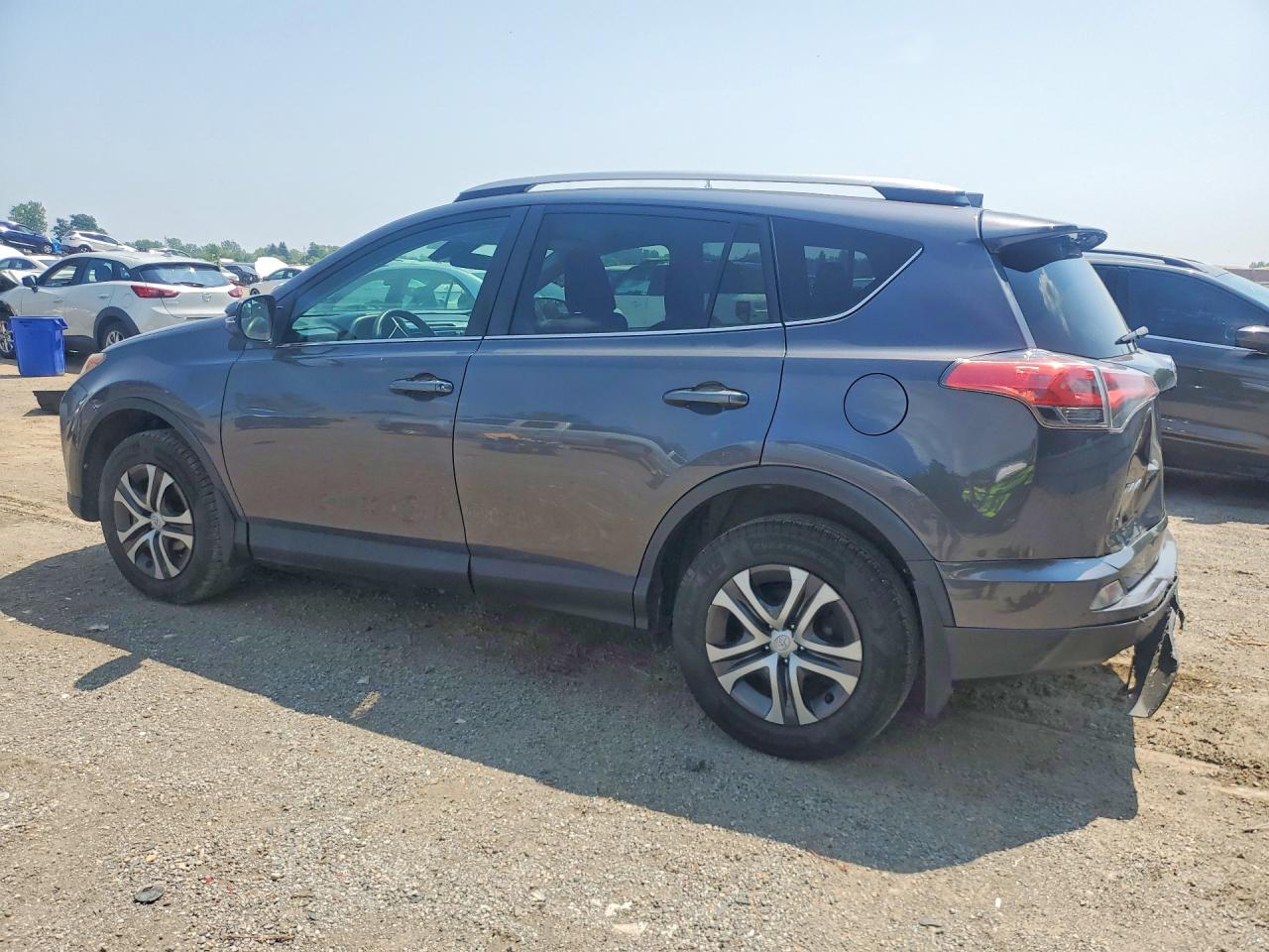 2017 TOYOTA RAV4 LE — снимка 2