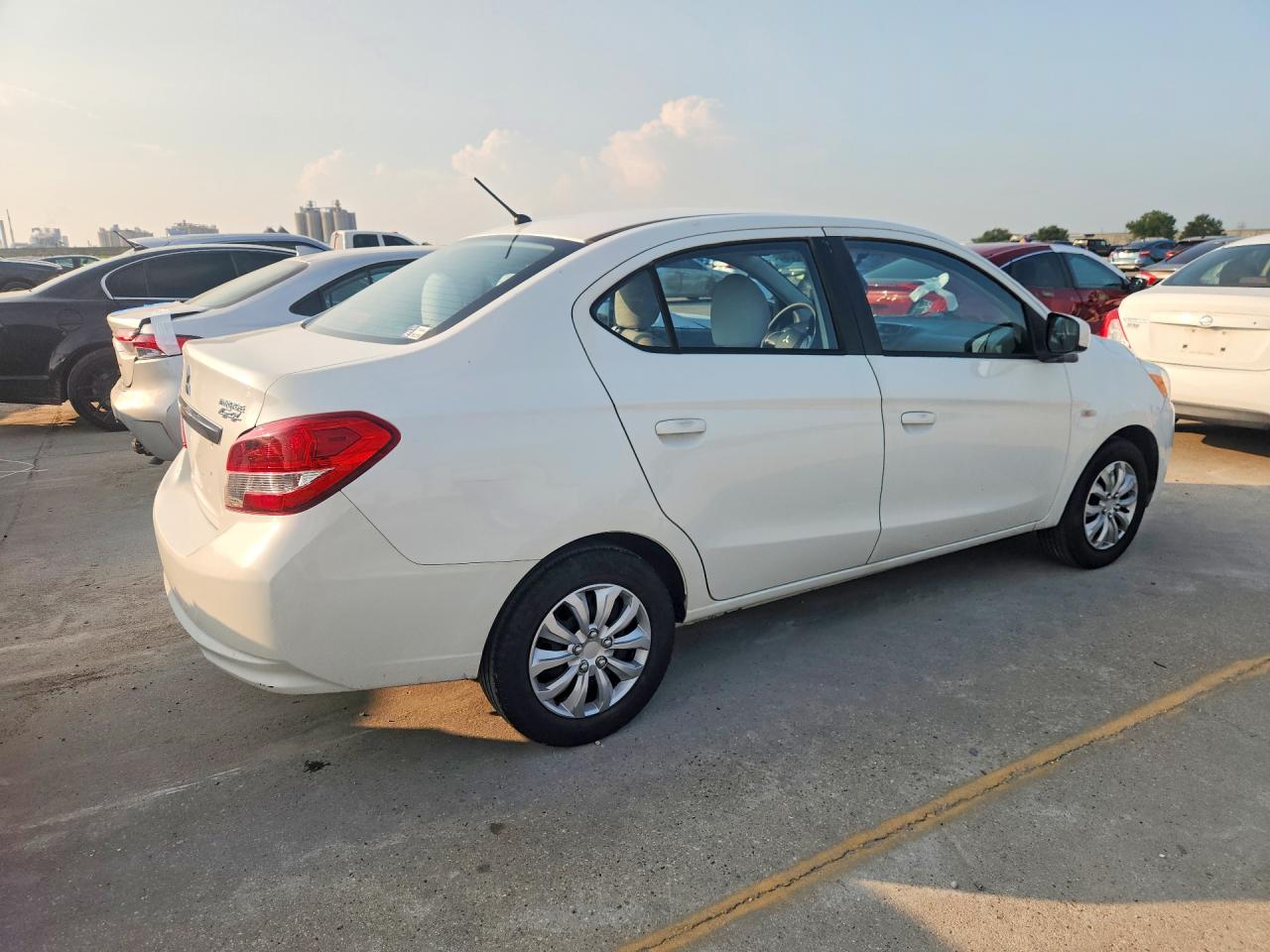 2017 MITSUBISHI MIRAGE G4 ES — снимка 3
