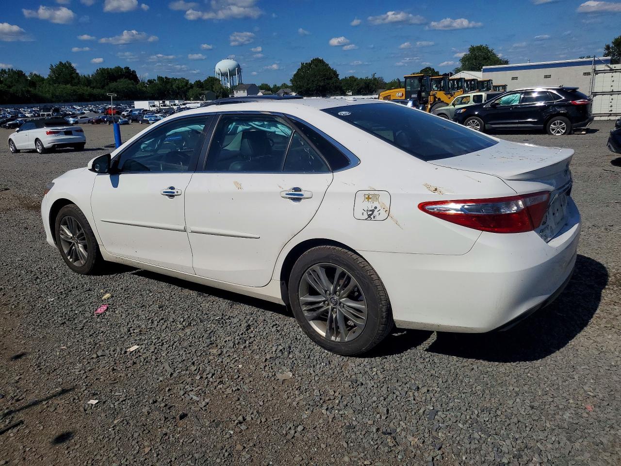 2017 TOYOTA CAMRY SE — снимка 2