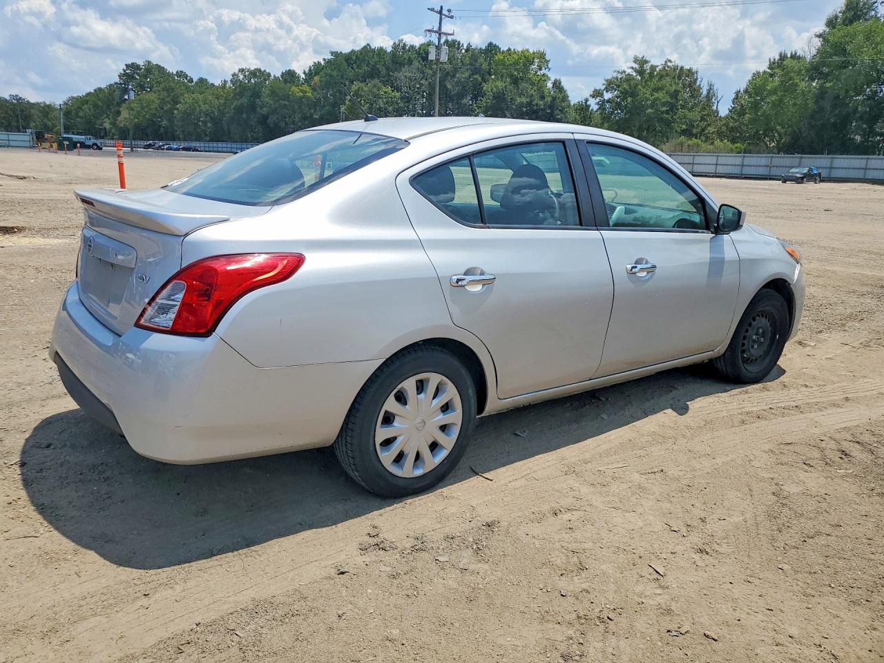 2019 NISSAN VERSA SV — снимка 3