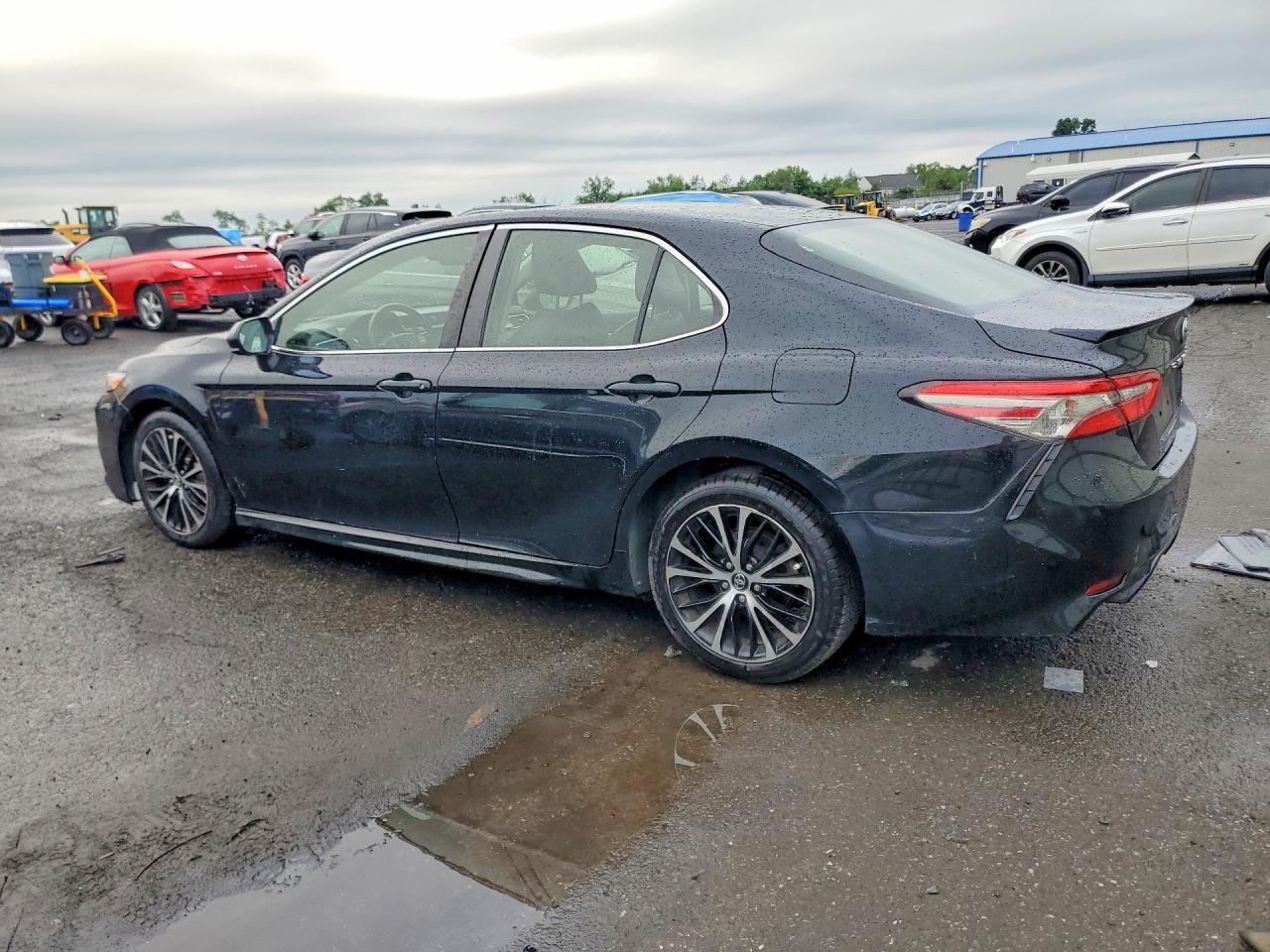 2018 TOYOTA CAMRY SE — снимка 2