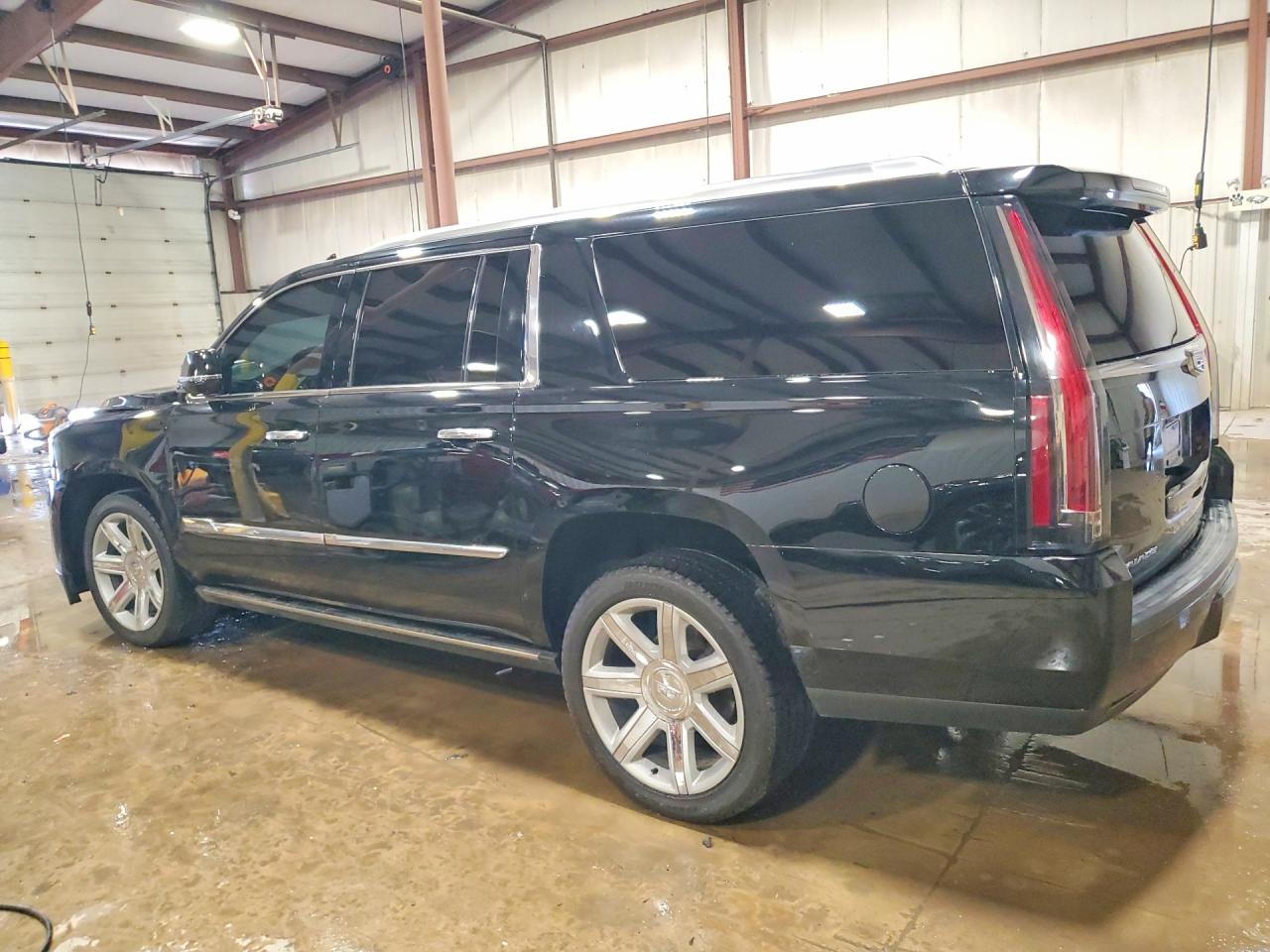 2015 CADILLAC ESCALADE ESV PREMIUM — снимка 2