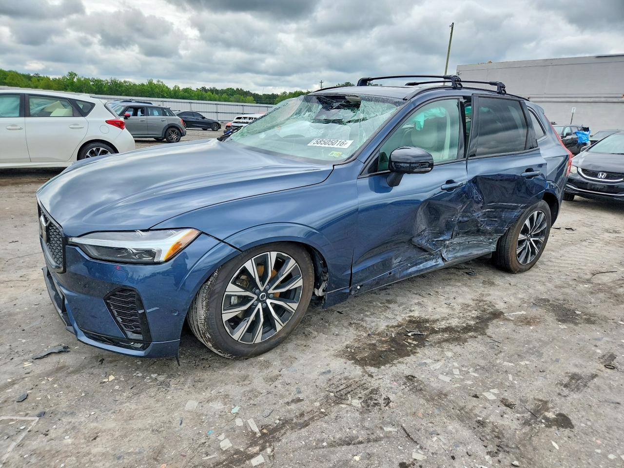 2024 VOLVO XC60 PLUS