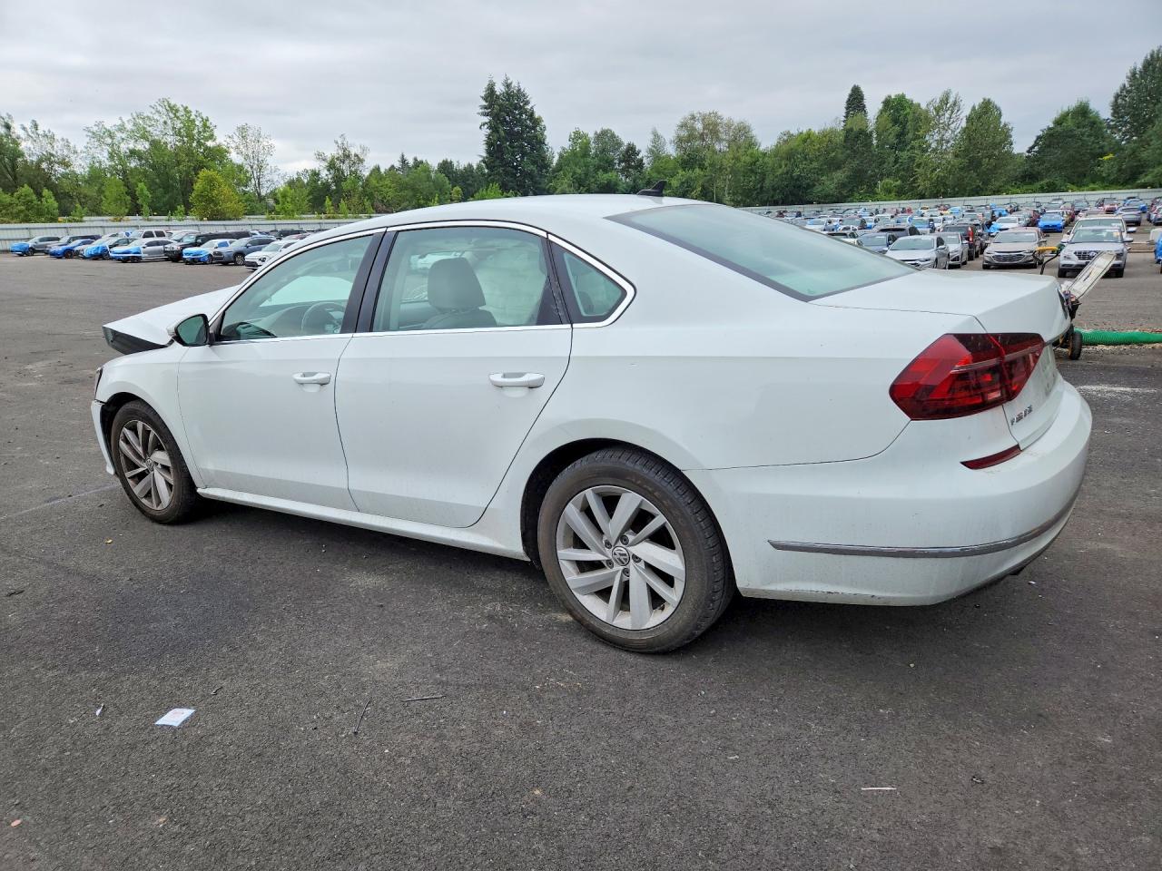 2018 VOLKSWAGEN PASSAT SE — снимка 2