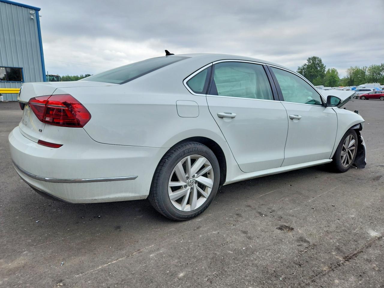 2018 VOLKSWAGEN PASSAT SE — снимка 3