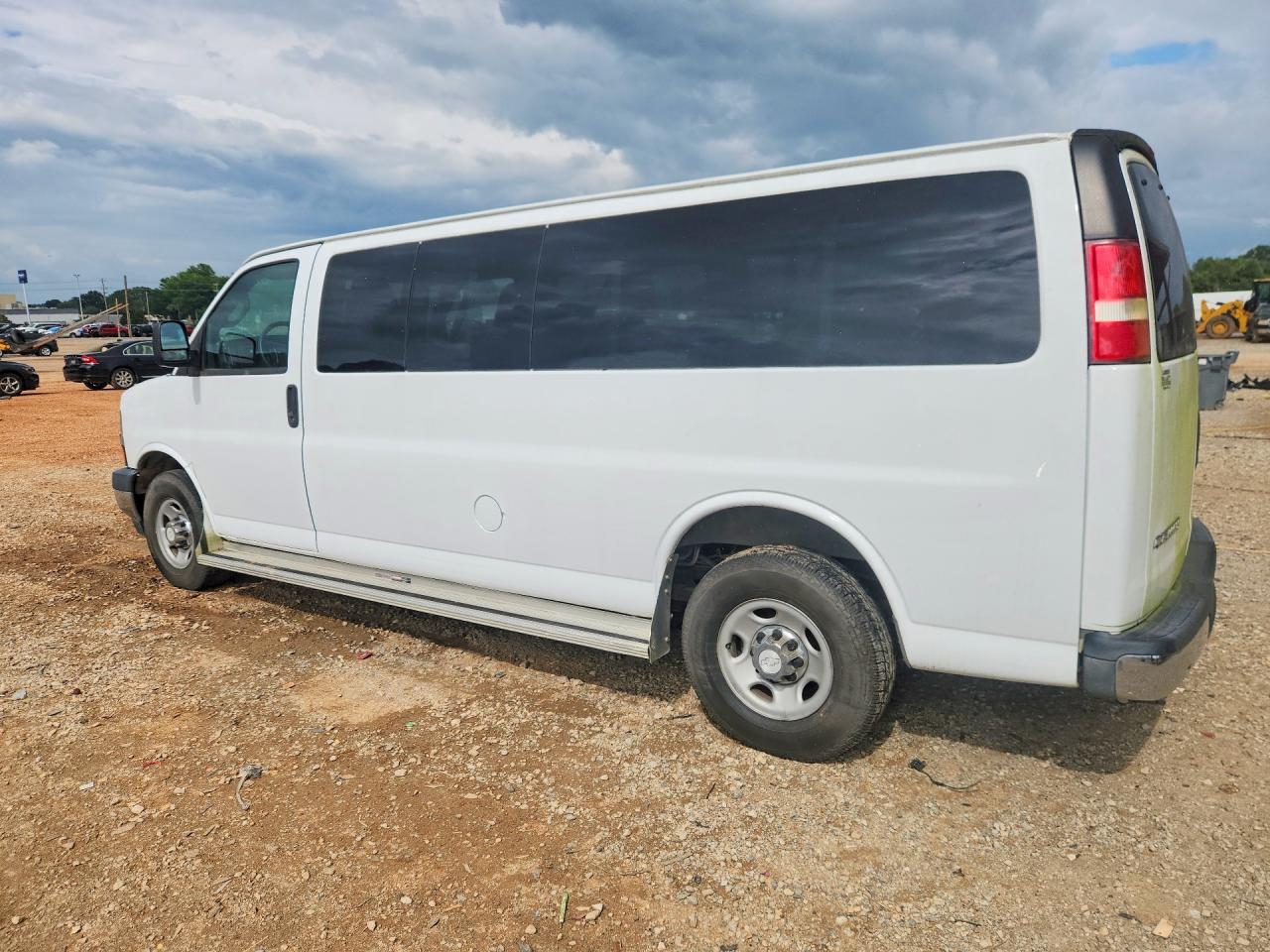 2017 CHEVROLET EXPRESS G3500 LT — снимка 2
