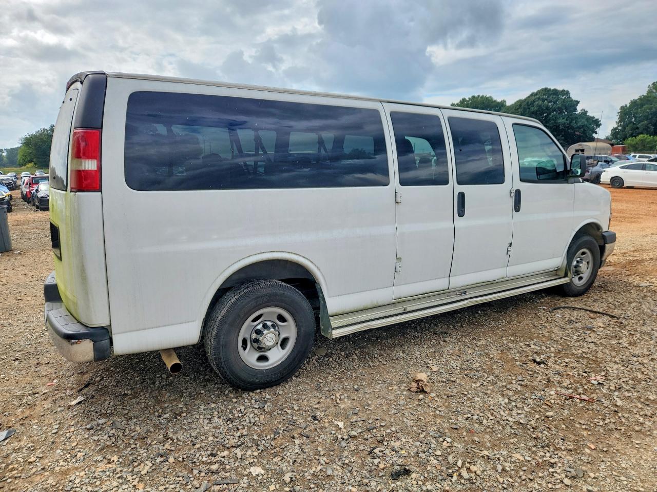 2017 CHEVROLET EXPRESS G3500 LT — снимка 3