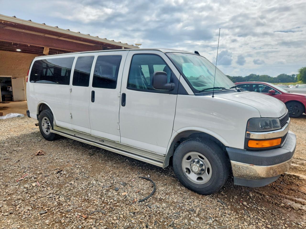 2017 CHEVROLET EXPRESS G3500 LT — снимка 4