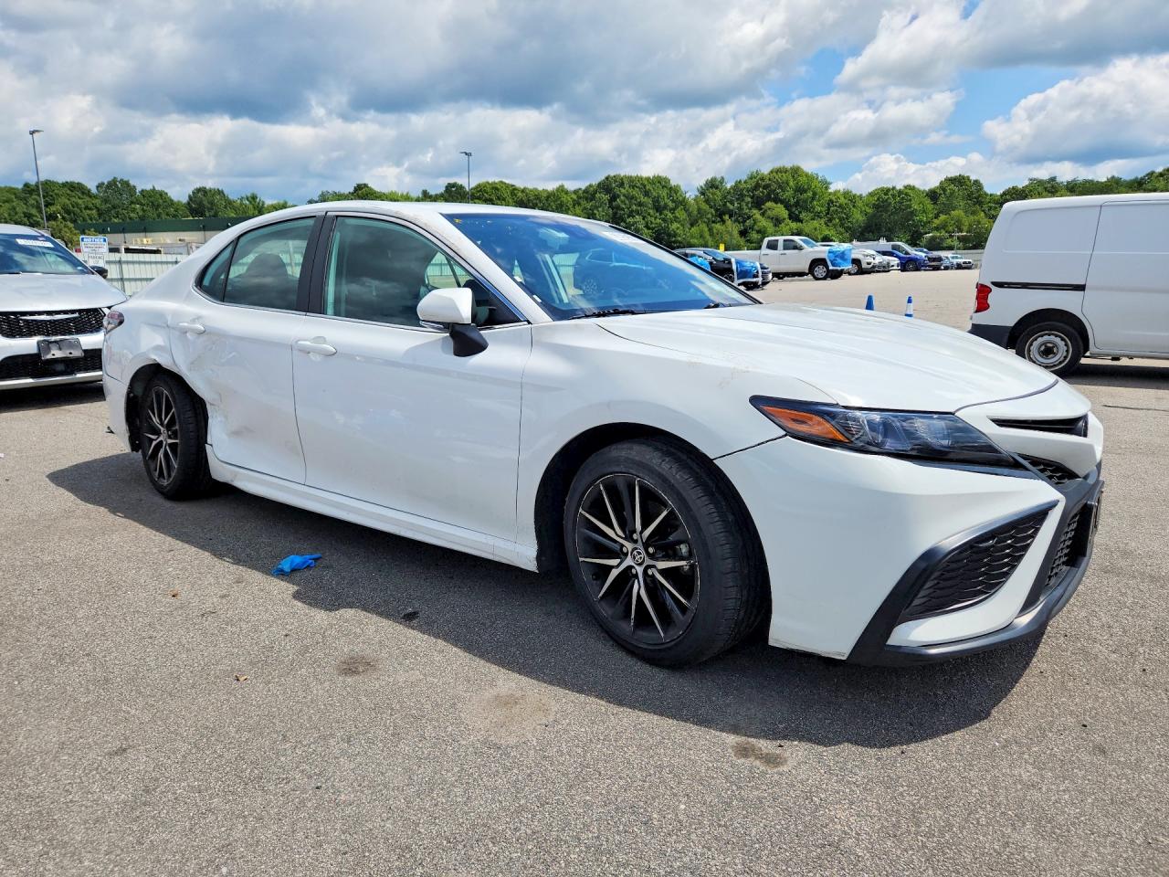 2024 TOYOTA CAMRY SE — снимка 4