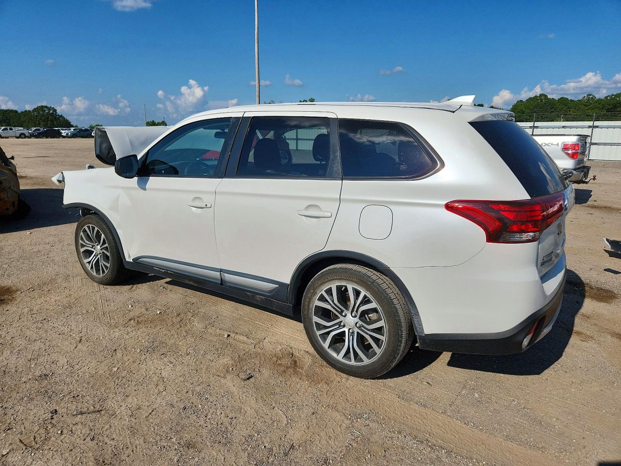 2017 MITSUBISHI OUTLANDER ES — снимка 2