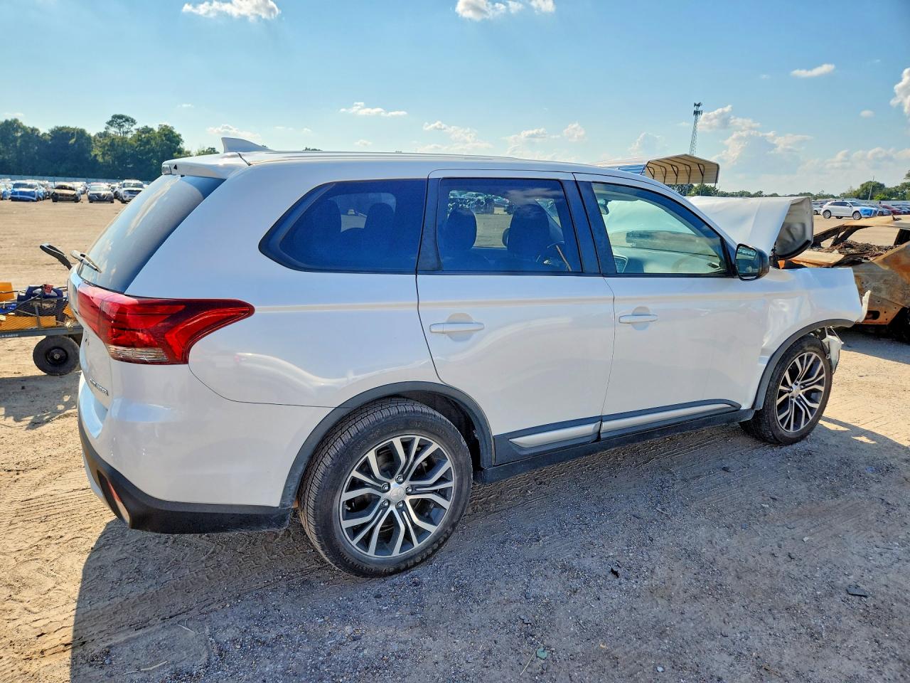 2017 MITSUBISHI OUTLANDER ES — снимка 3