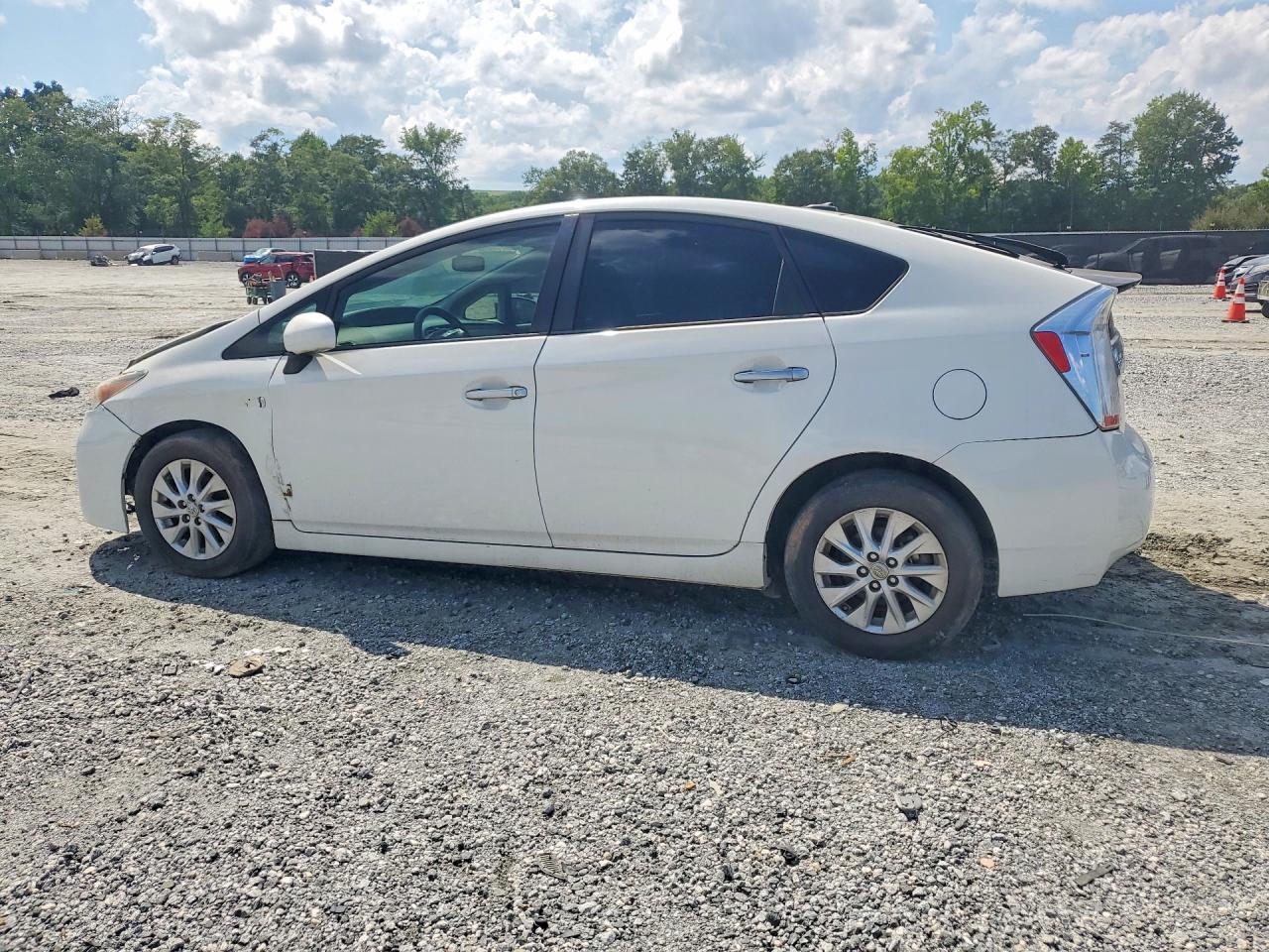 2015 TOYOTA PRIUS PLUG-IN HYBRID BASE — снимка 2