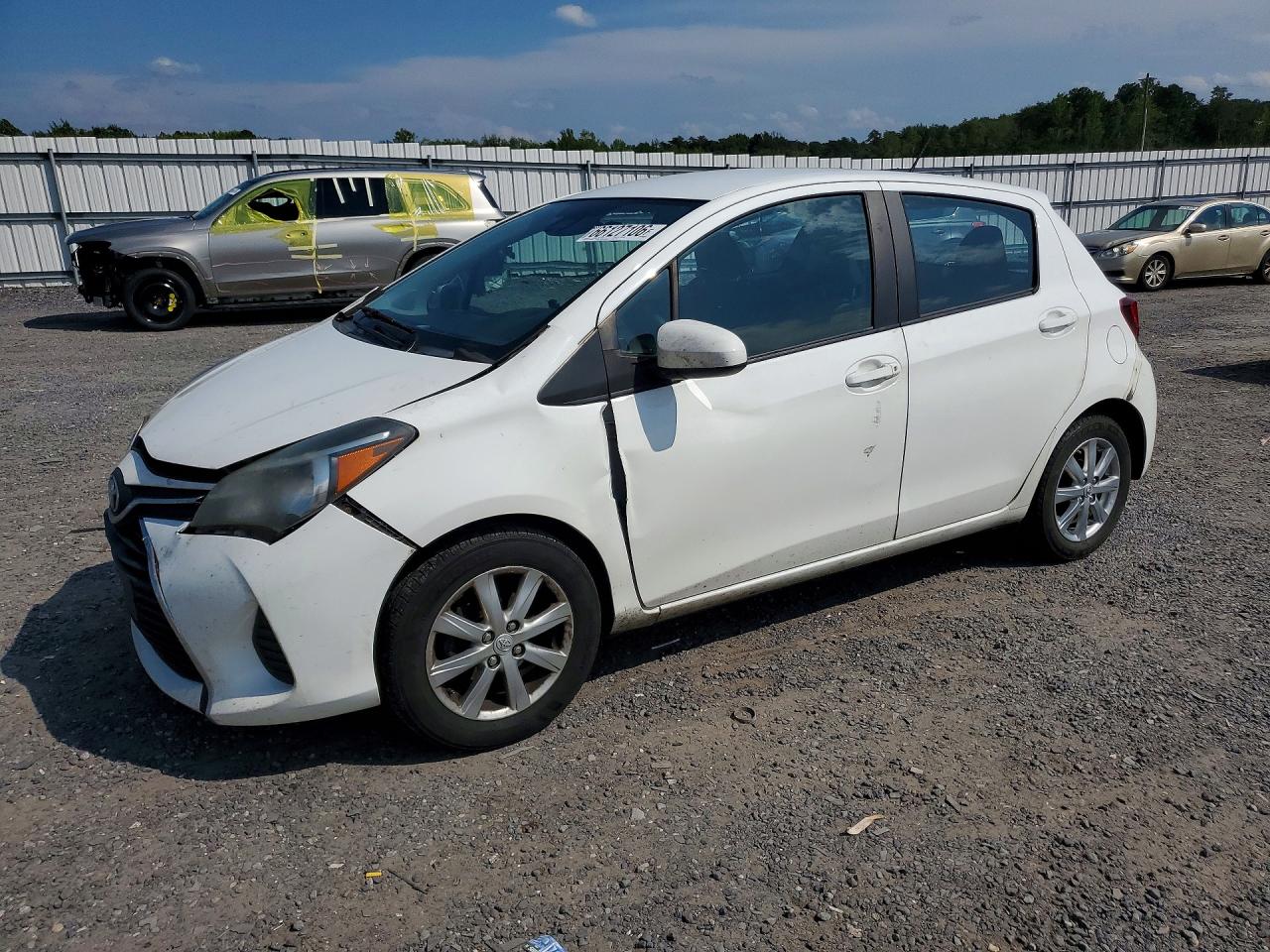 2017 TOYOTA YARIS 5-DOOR LE