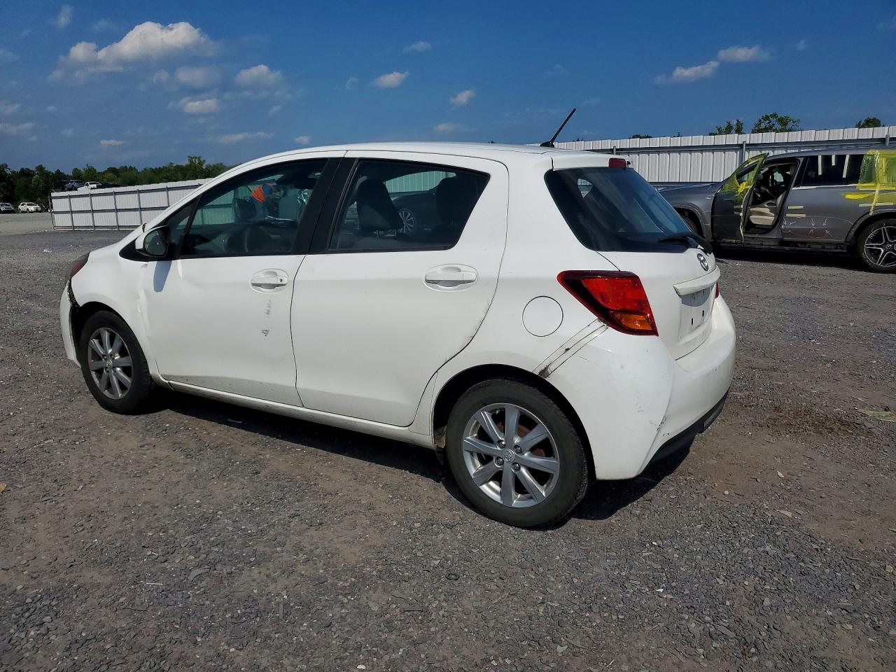 2017 TOYOTA YARIS 5-DOOR LE — снимка 2