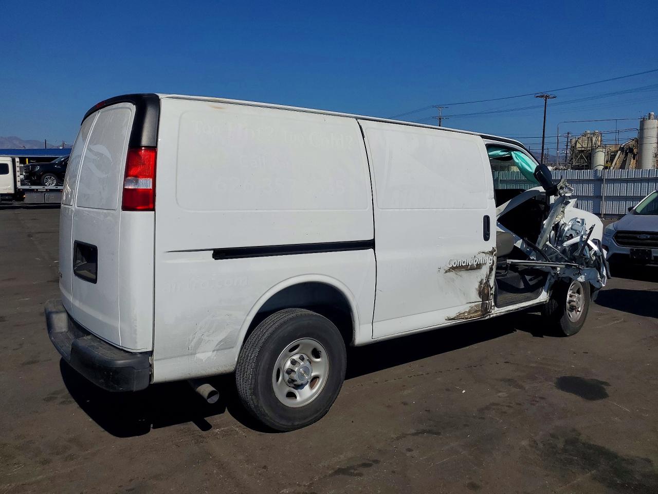 2025 CHEVROLET EXPRESS 2500 — снимка 3
