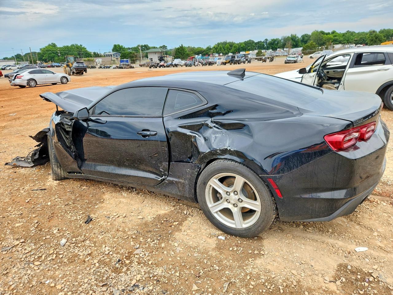 2019 CHEVROLET CAMARO LS — снимка 2