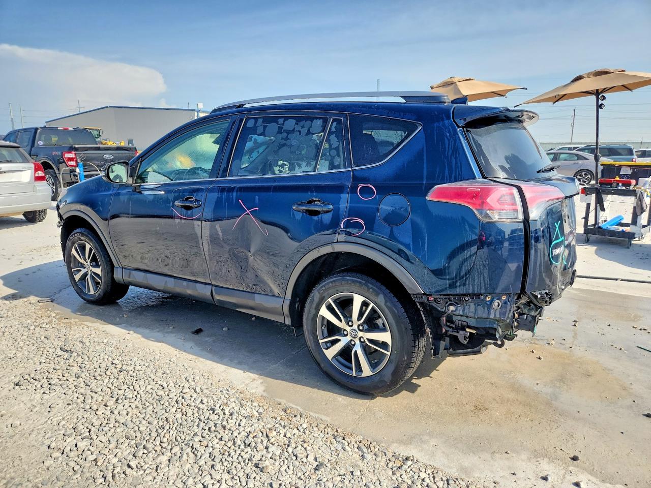 2017 TOYOTA RAV4 XLE — снимка 2