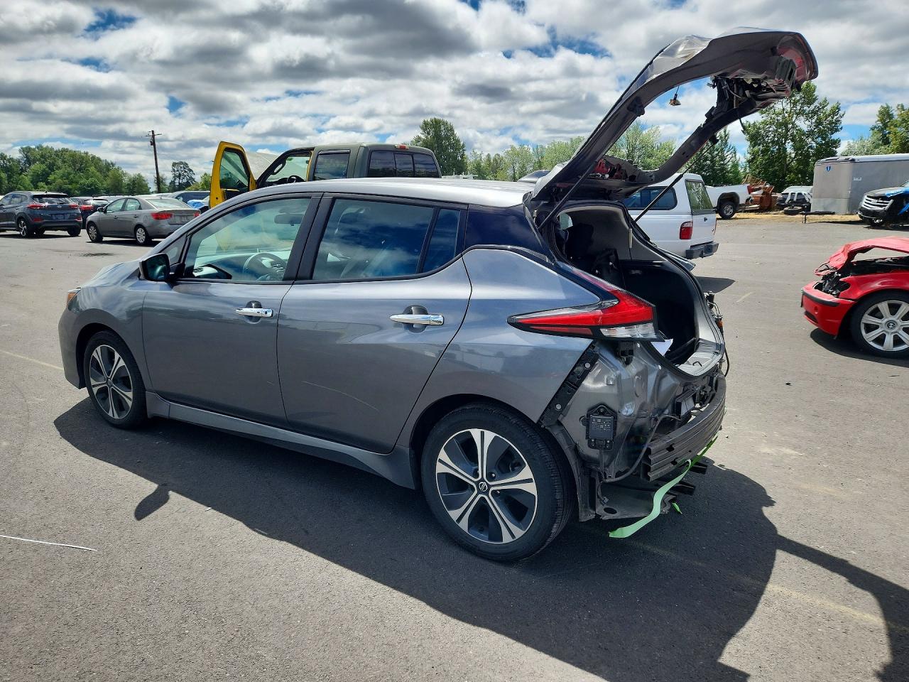 2021 NISSAN LEAF SV — снимка 2