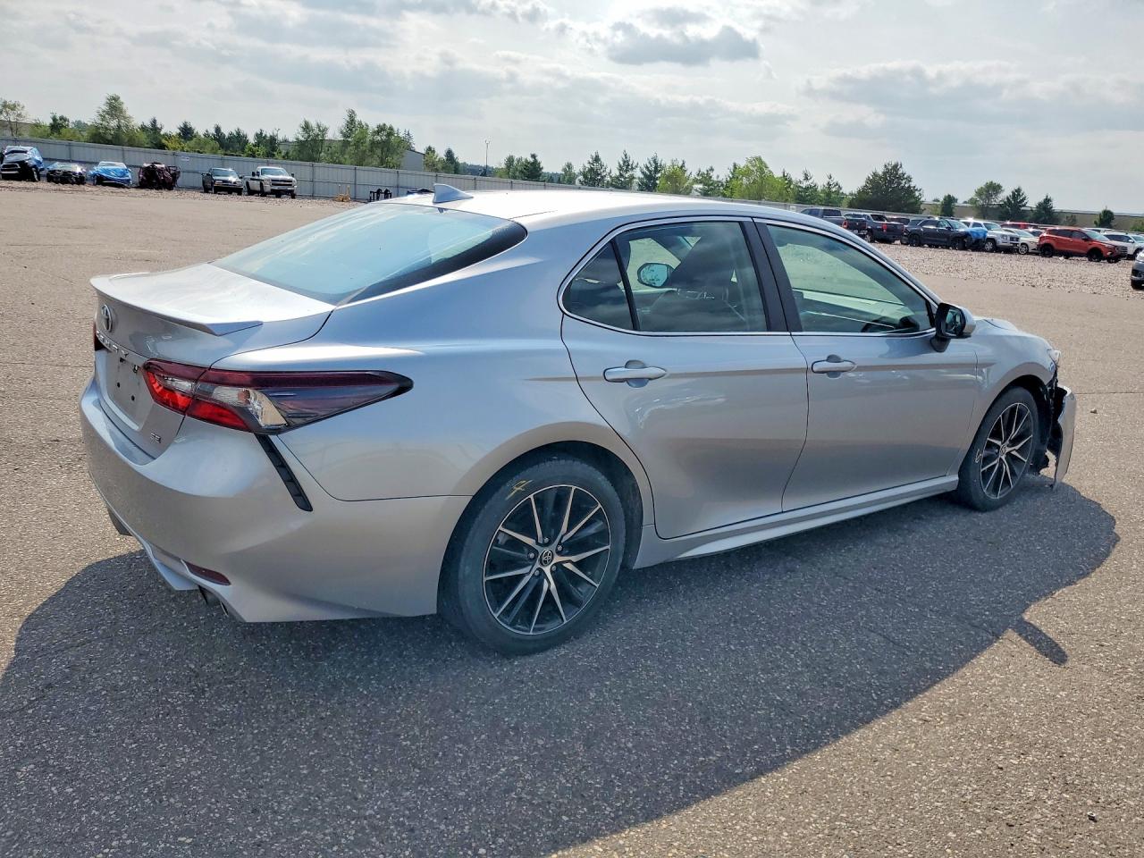 2021 TOYOTA CAMRY SE — снимка 3
