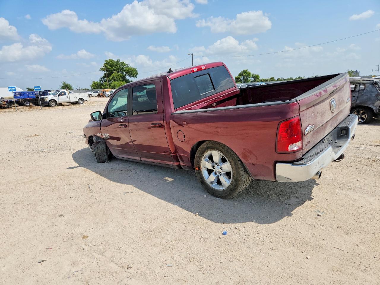 2019 RAM 1500 CLASSIC SLT — снимка 2