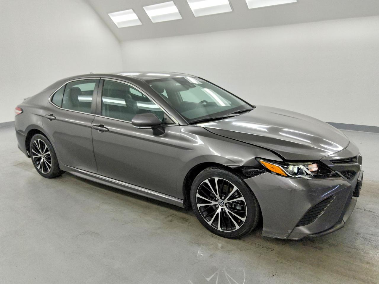 2020 TOYOTA CAMRY SE — снимка 4