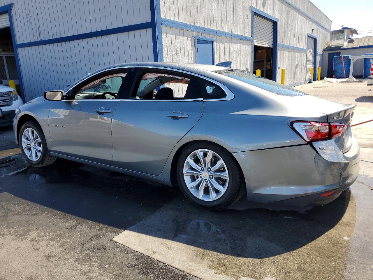 2025 CHEVROLET MALIBU LT — снимка 2