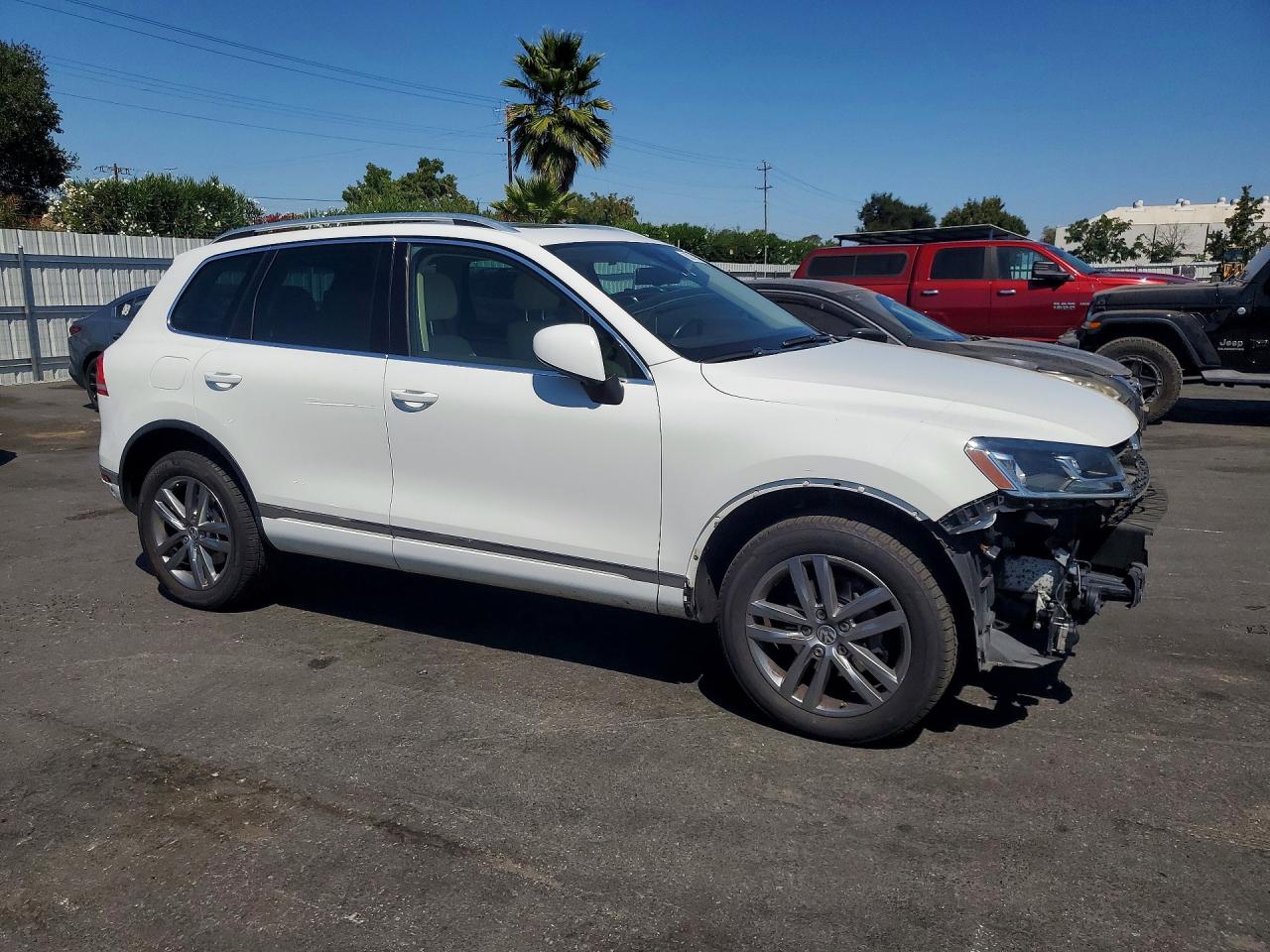 2015 VOLKSWAGEN TOUAREG V6 — снимка 4
