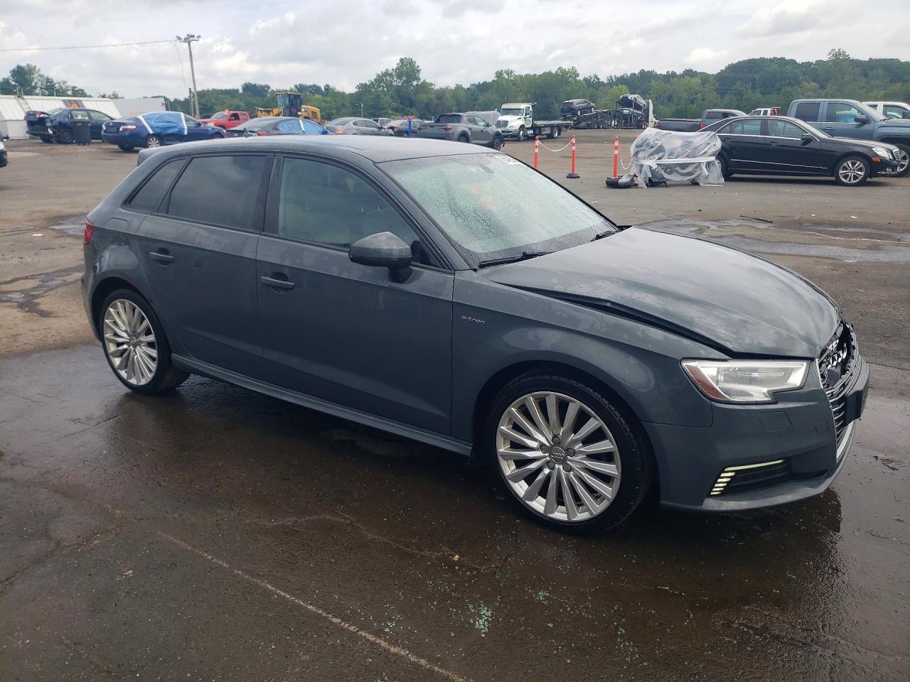 2017 AUDI A3 E-TRON PREMIUM — снимка 4