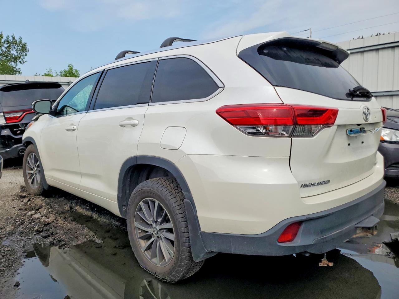 2017 TOYOTA HIGHLANDER XLE — снимка 2