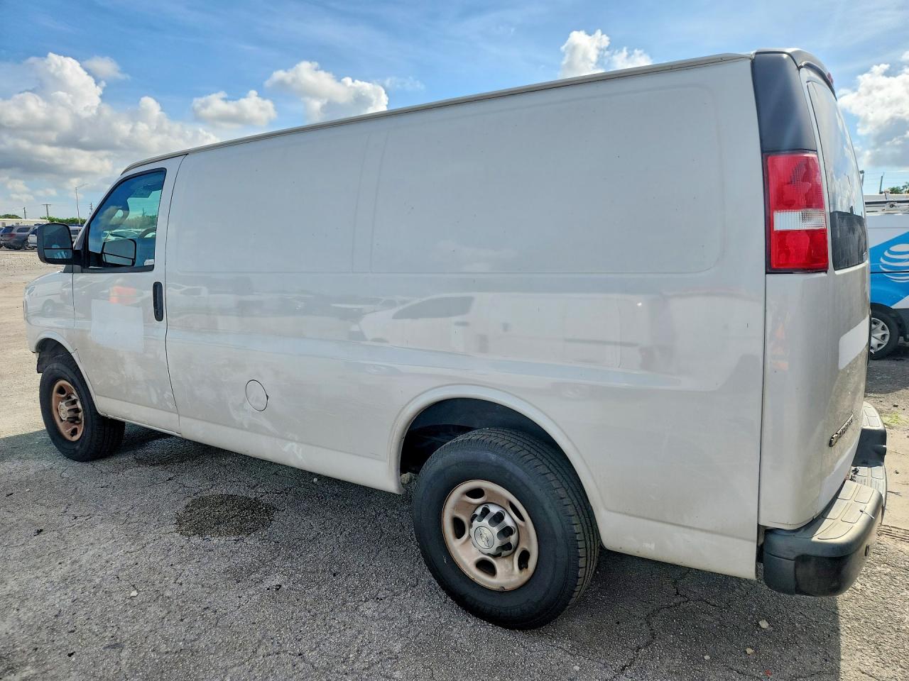 2019 CHEVROLET EXPRESS G2500 — снимка 2