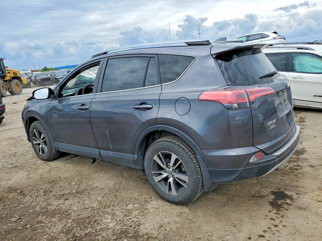 2018 TOYOTA RAV4 XLE — снимка 2