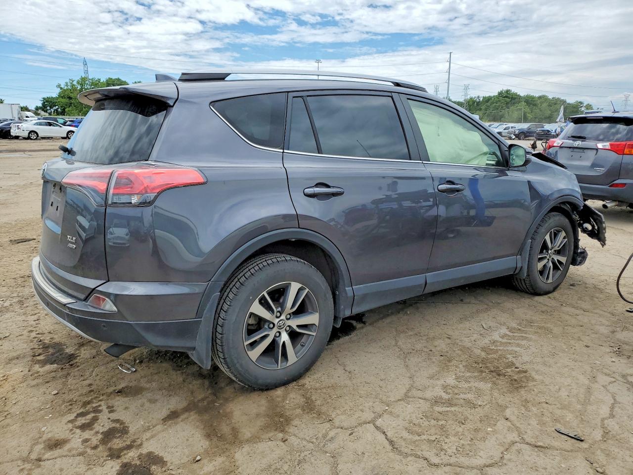 2018 TOYOTA RAV4 XLE — снимка 3