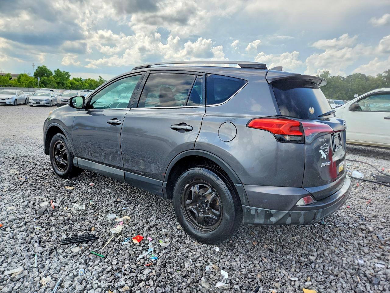 2017 TOYOTA RAV4 LE — снимка 2