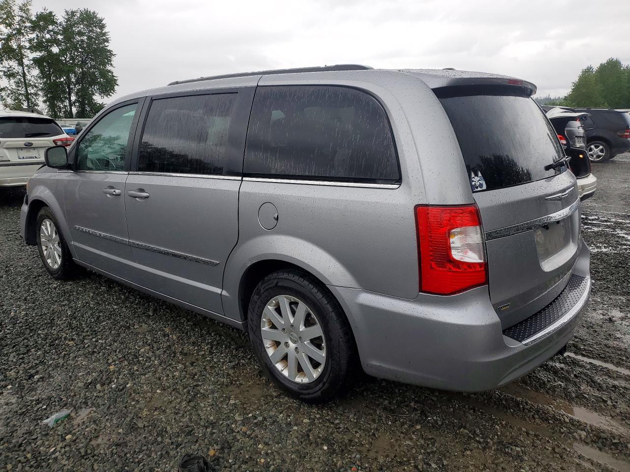 2016 CHRYSLER TOWN & COUNTRY TOURING — снимка 2