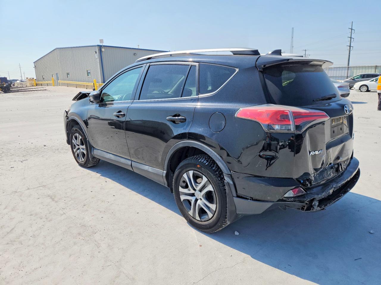 2017 TOYOTA RAV4 LE — снимка 2