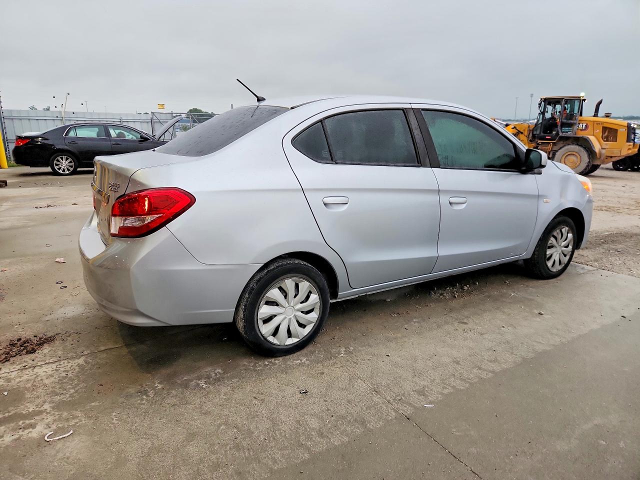 2017 MITSUBISHI MIRAGE G4 ES — снимка 3