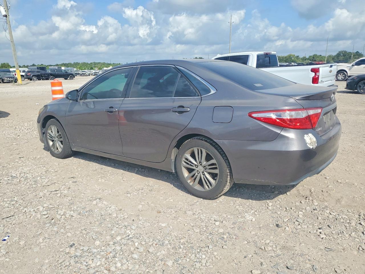2015 TOYOTA CAMRY SE — снимка 2