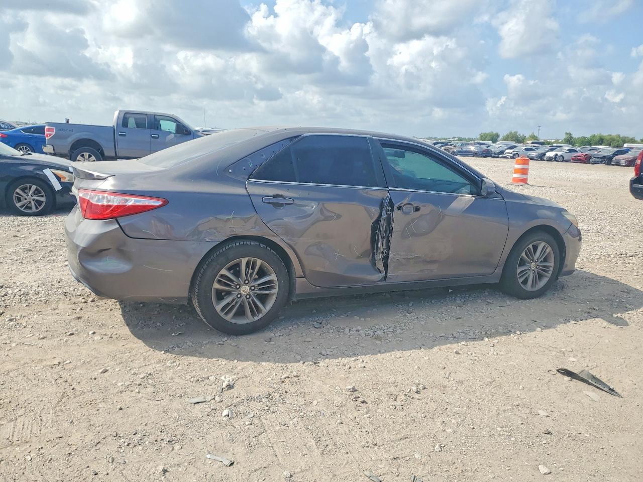 2015 TOYOTA CAMRY SE — снимка 3