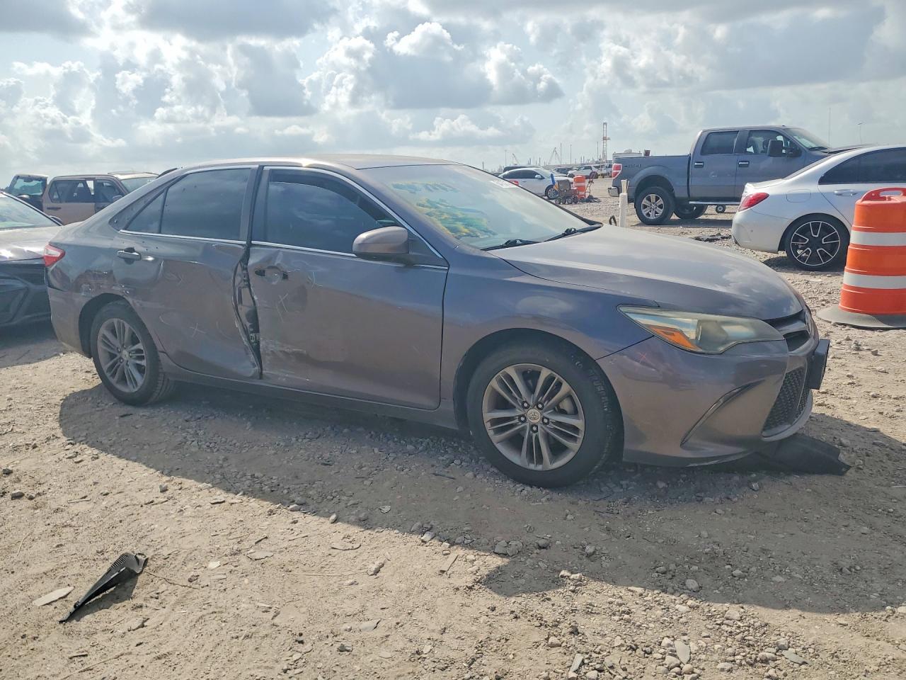 2015 TOYOTA CAMRY SE — снимка 4