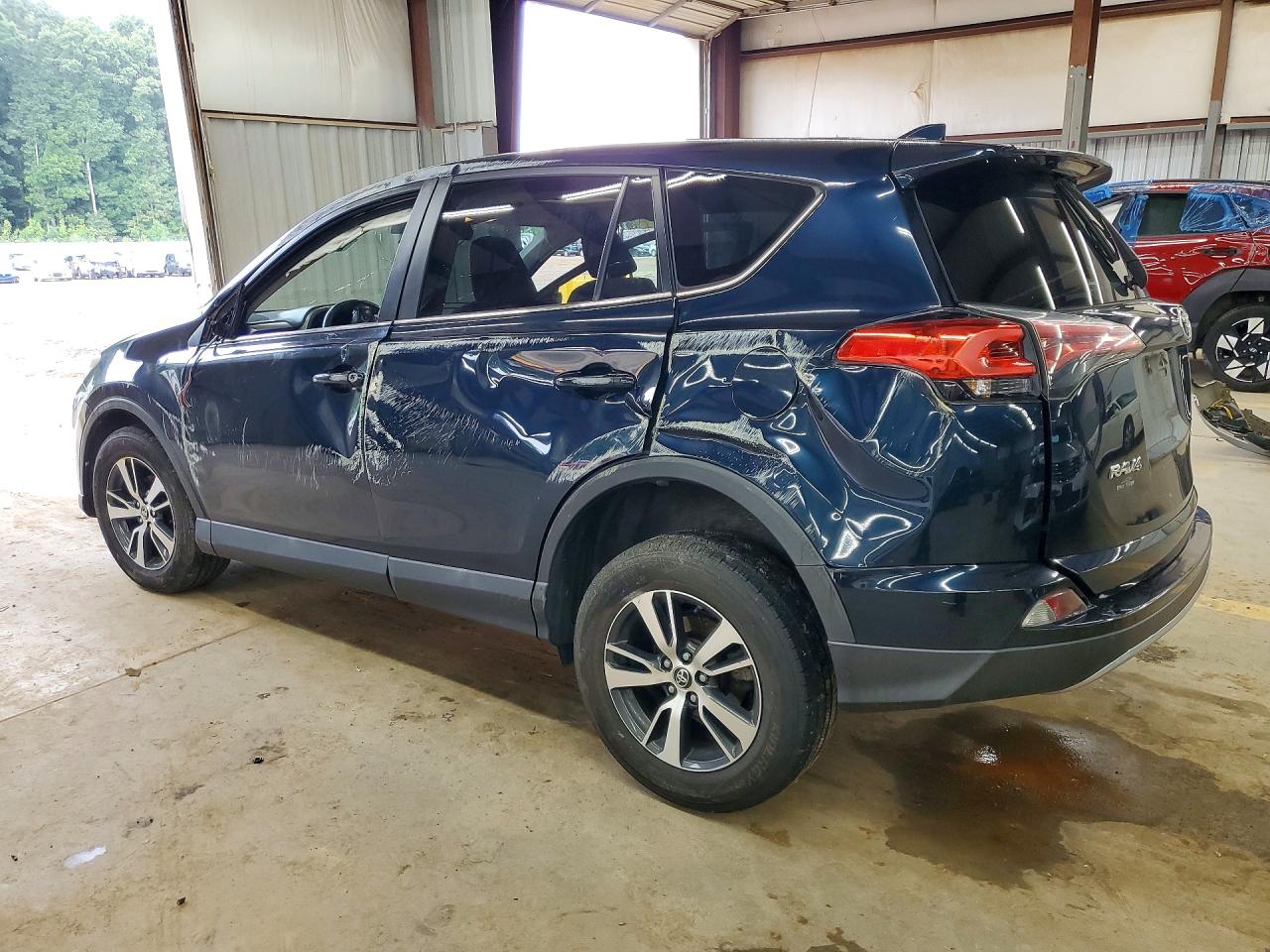 2018 TOYOTA RAV4 XLE — снимка 2