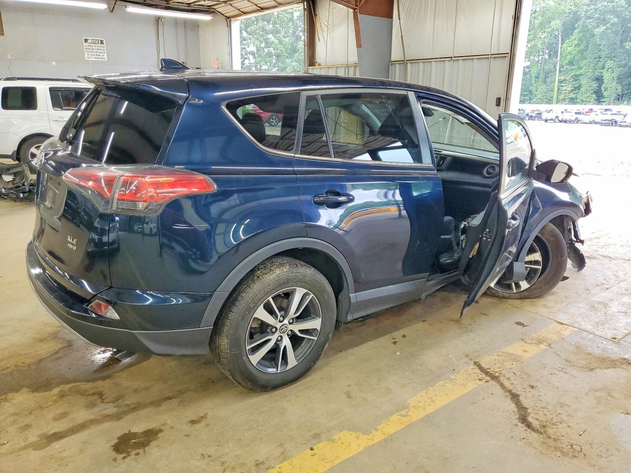 2018 TOYOTA RAV4 XLE — снимка 3