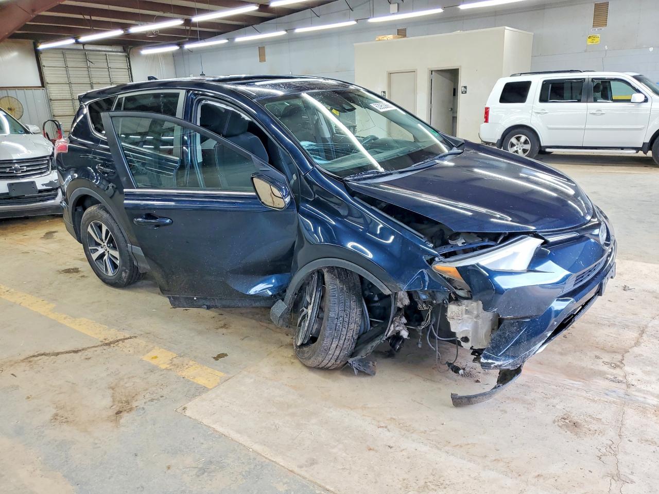 2018 TOYOTA RAV4 XLE — снимка 4