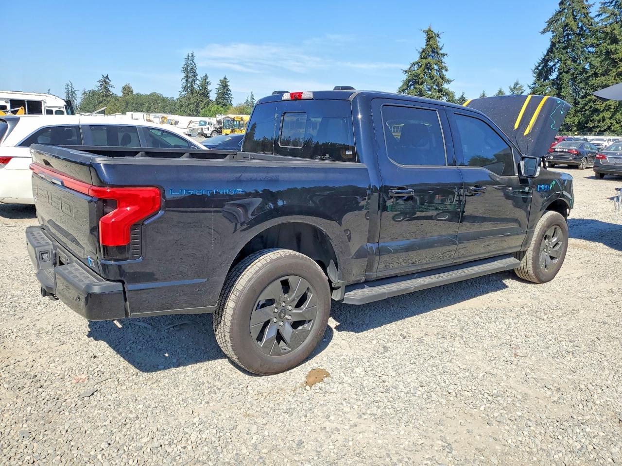 2025 FORD F150 LIGHTNING LARIAT — снимка 3