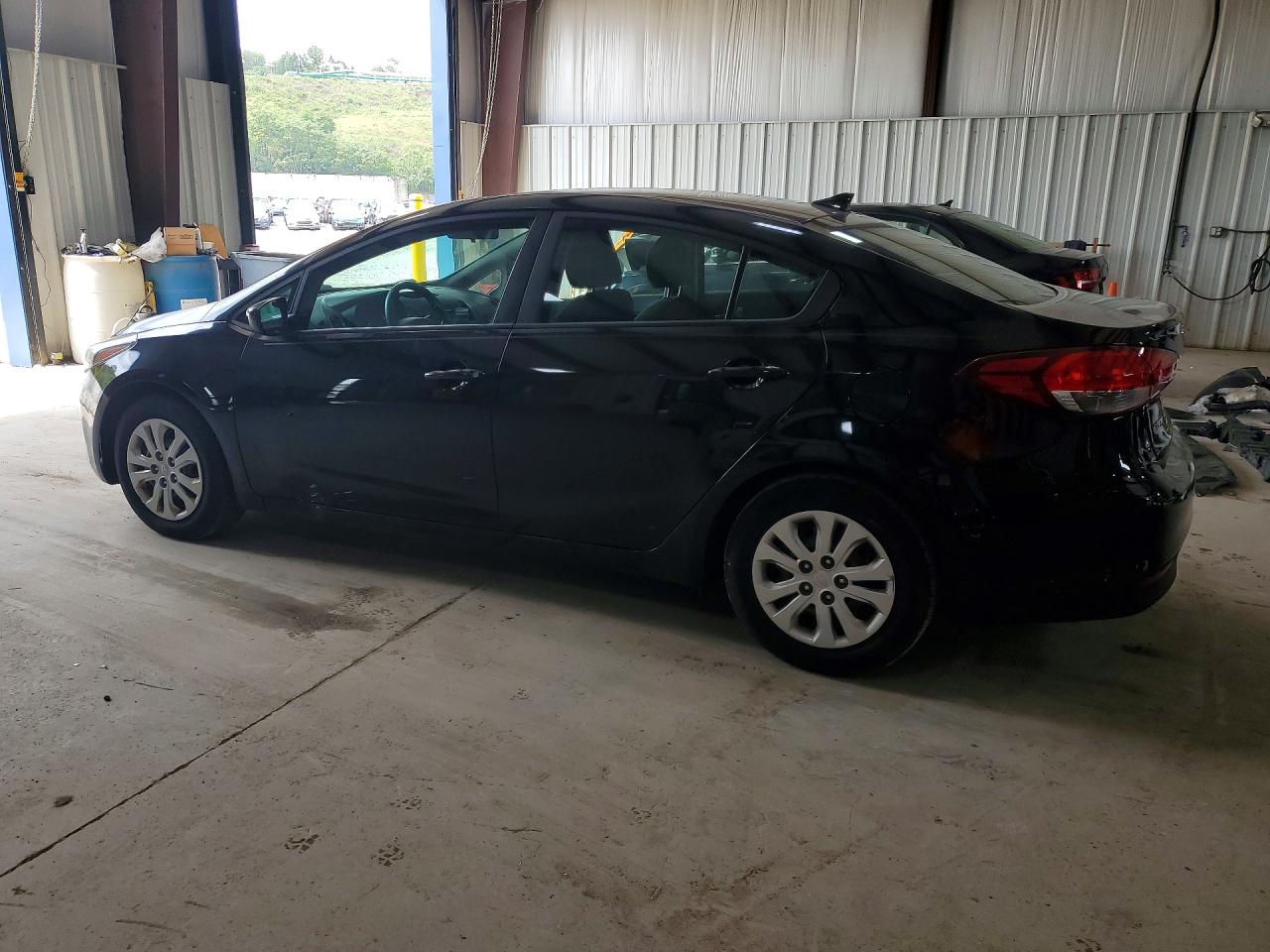 2017 KIA FORTE LX — снимка 2