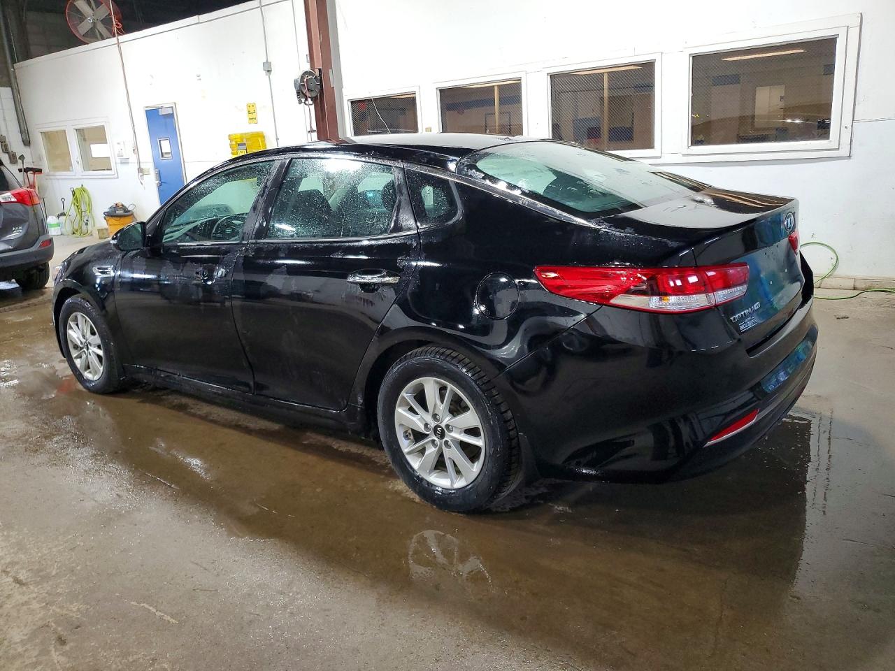 2017 KIA OPTIMA LX — снимка 2