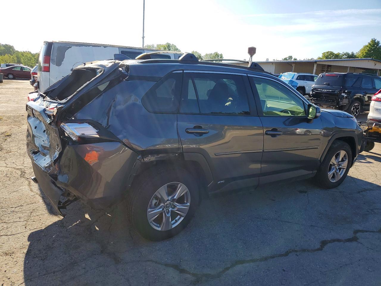 2024 TOYOTA RAV4 HYBRID XLE — снимка 3