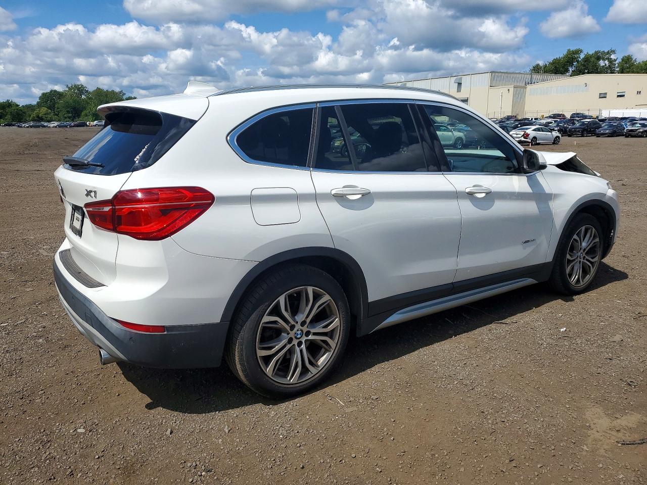 2017 BMW X1 XDRIVE28I — снимка 3