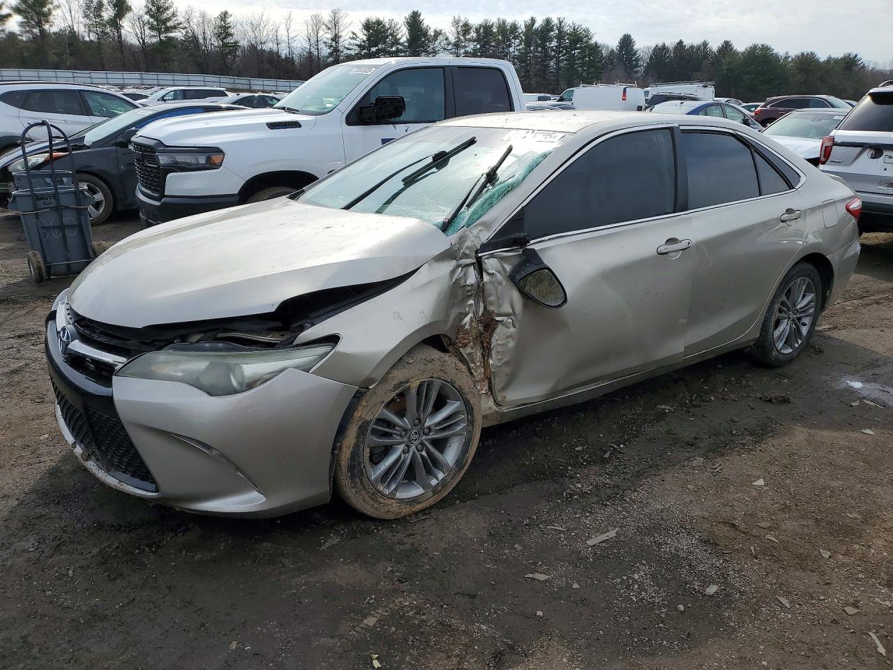 2016 TOYOTA CAMRY SE