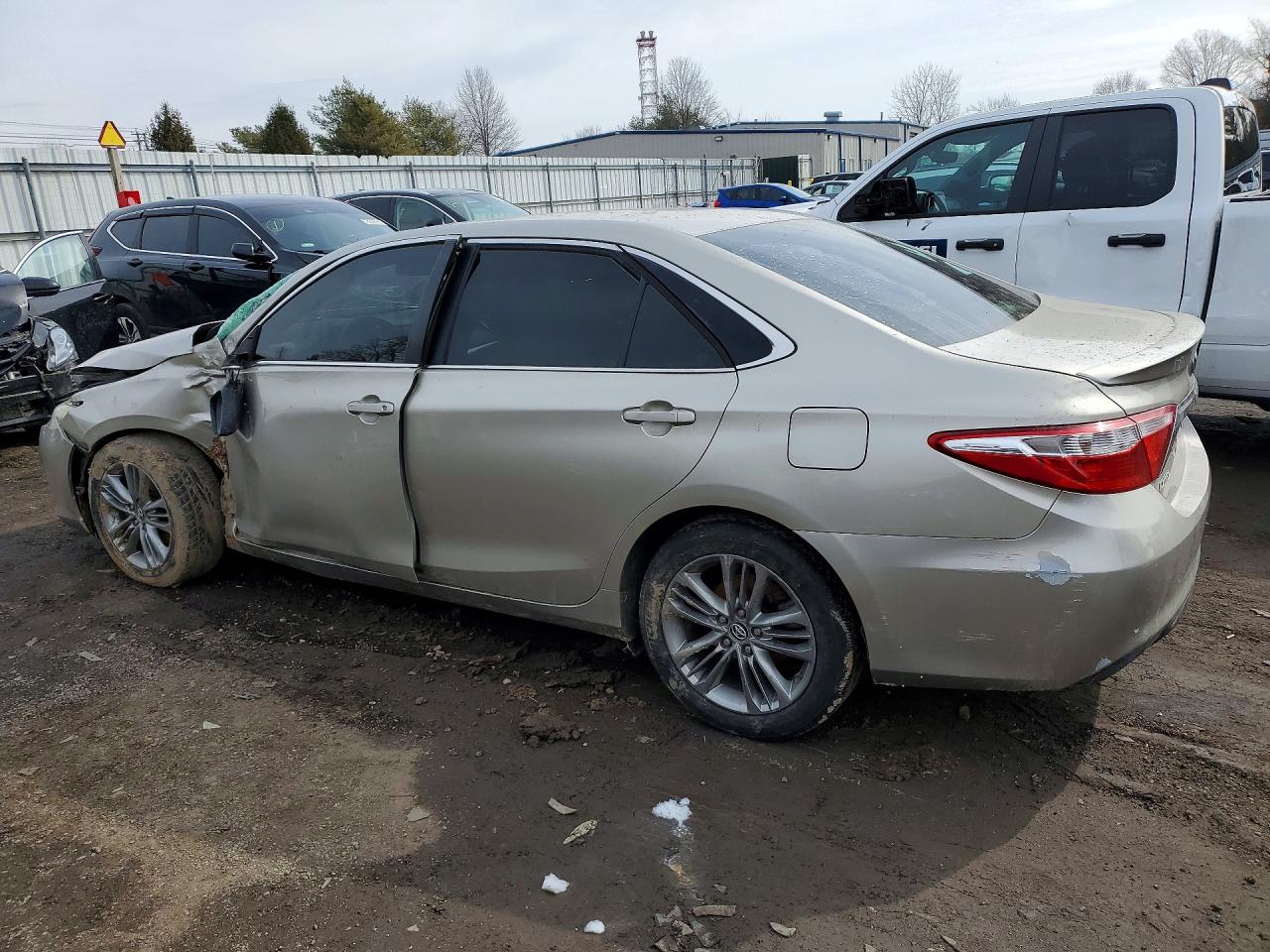 2016 TOYOTA CAMRY SE — снимка 2